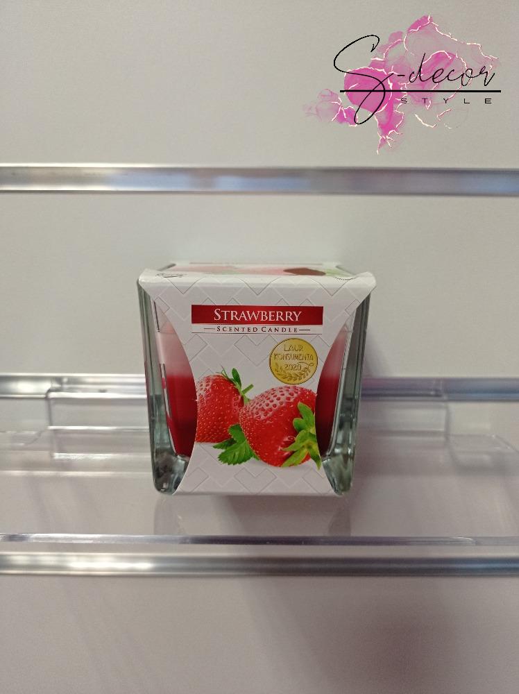 Vonná svíčka hranatá tři barvy strawberry